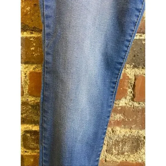 l.e.i. • Blue High Waisted Triple Button Skinny Jeans • Size 5 - Picture 10 of 12